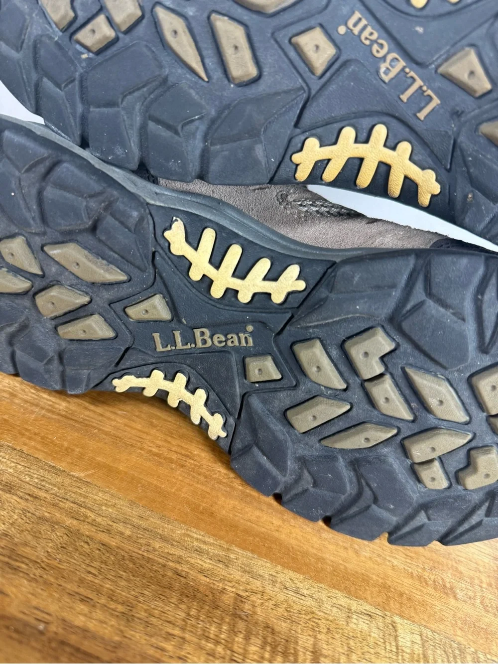L.L. Bean Mid Height Hiking Boots Tan Suede and Mesh Size 11